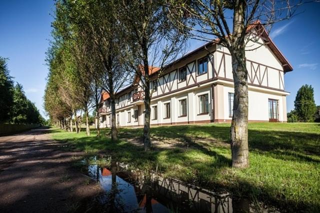 Hotel Nosselia Krzyczki Экстерьер фото